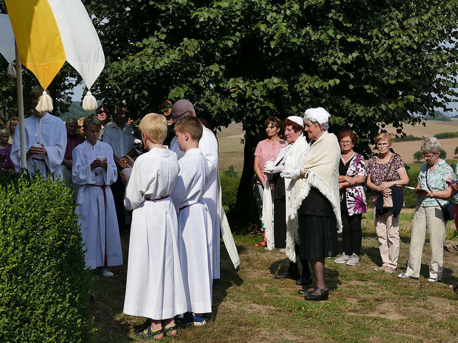 Nachfeier des Mährisch-Neustädter Wachsstockfestes an der Weingartenkapelle (Foto: Karl-Franz Thiede)